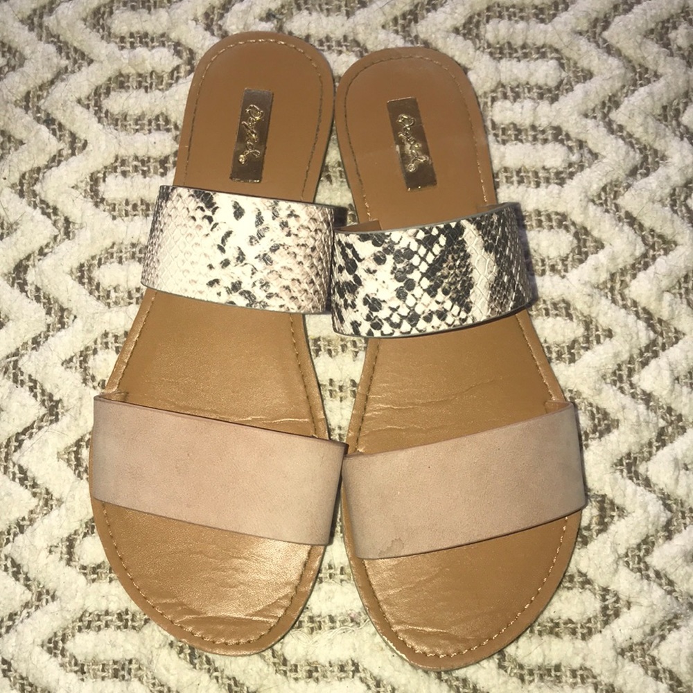 Qupid Sandals